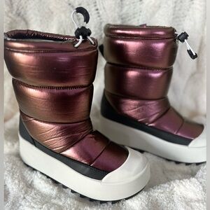 Cougar waterproof boots NWT size 7 in copperberry.